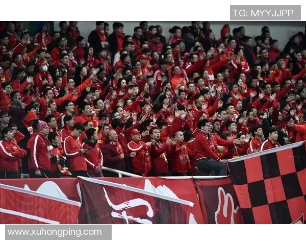 上海上港迎战青岛黄海期待精彩对决与球迷共庆足球盛宴